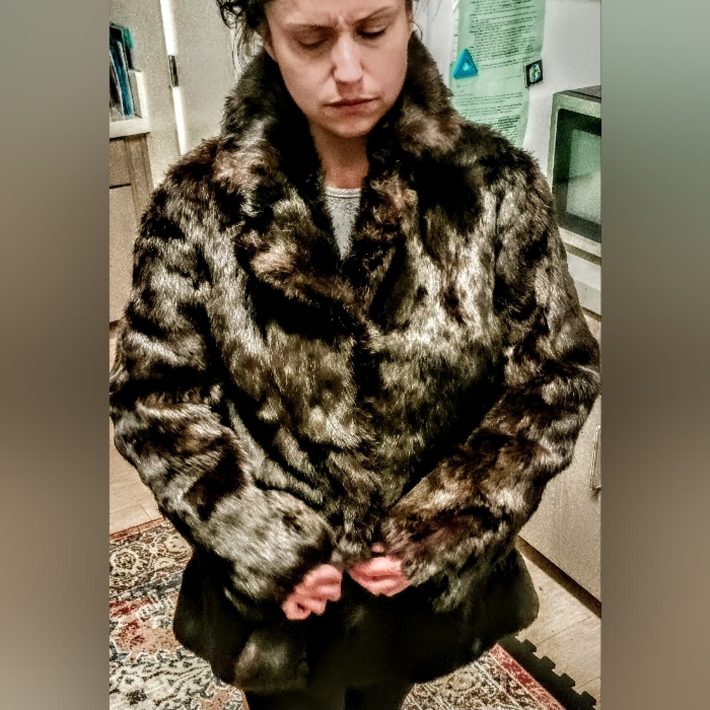 Antique Authentic Fur Coat Vintage Brown Fine Rich color Designer Nice Coat Dark